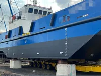 Tàu container để bán