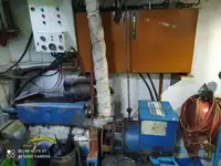 Tàu làm việc để bán