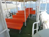 Tàu du lịch để bán