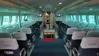 Tàu du lịch để bán