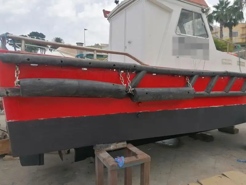 Tàu làm việc để bán