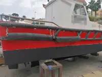 Tàu làm việc để bán