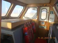 Tàu chở thủy thủ đoàn để bán