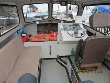 Tàu làm việc để bán