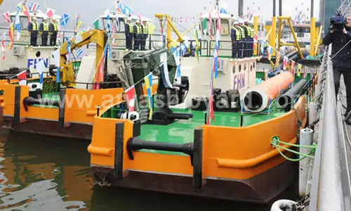 Tàu kéo để bán