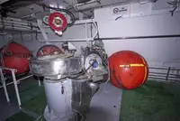 Tàu kéo lưới để bán