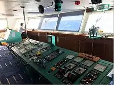Tàu du lịch để bán