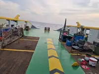 Tàu cung cấp để bán