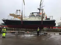 Tàu dẫn đường để bán