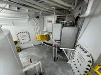 Tàu container để bán