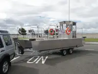 Tàu container để bán