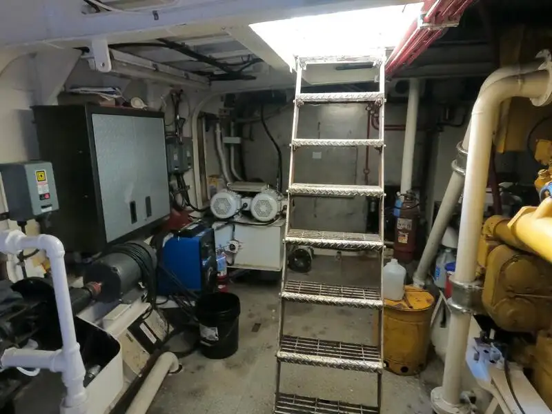 Tàu kéo để bán