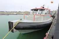 Tàu chở thủy thủ đoàn để bán
