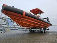 Tàu container để bán