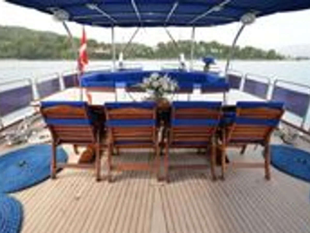 Du thuyền để bán