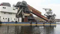 Tàu nạo vét để bán