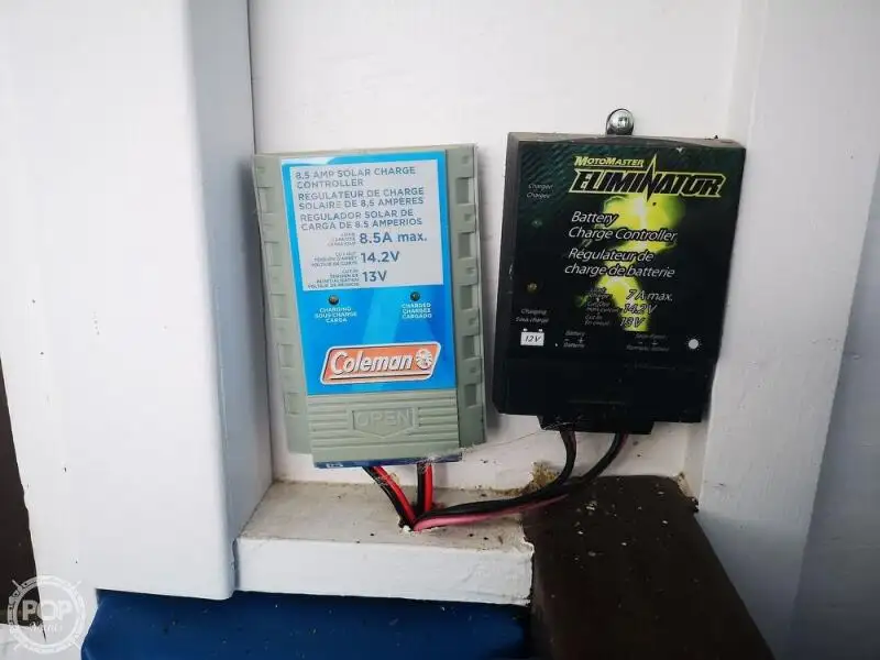 Tàu chế biến cá để bán