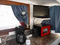 Tàu kéo lưới để bán