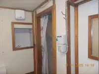 Tàu chở thủy thủ đoàn để bán