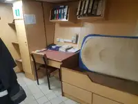 Tàu kéo để bán