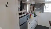 Tàu kéo lưới để bán