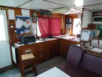 Tàu kéo để bán