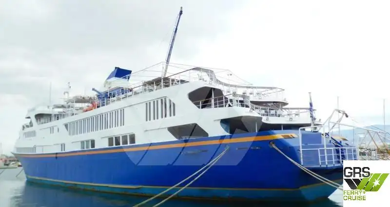 Tàu chở khách để bán