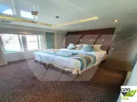 Tàu du lịch để bán