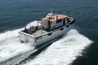 Tàu chở thủy thủ đoàn để bán