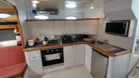 Tàu nghiên cứu để bán