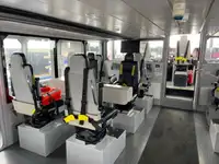 Tàu container để bán