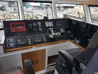 Tàu dẫn đường để bán