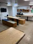 Tàu cung cấp để bán