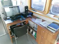Tàu kéo để bán