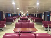 Tàu du lịch để bán