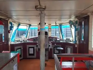 Tàu kéo để bán