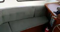 Tàu chở thủy thủ đoàn để bán