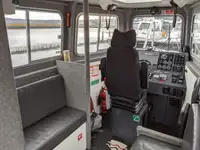 Tàu làm việc để bán