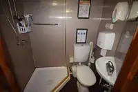Tàu kéo lưới để bán