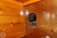 Tàu chế biến cá để bán