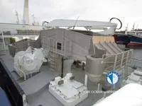 Tàu kéo lưới để bán