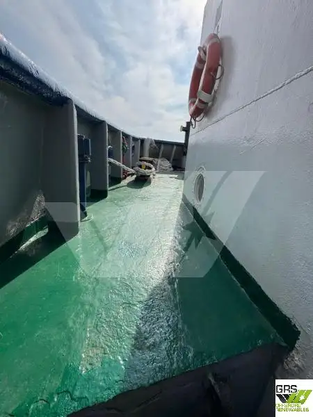 Tàu kéo để bán
