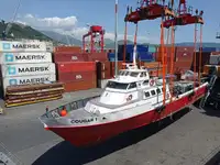 Tàu container để bán