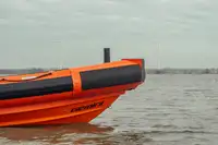 Tàu container để bán
