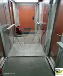 Tàu chở thủy thủ đoàn để bán
