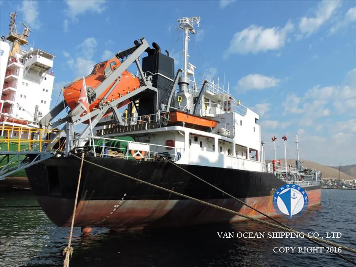 Tàu chở dầu/hóa chất để bán