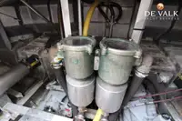 Tàu chở thủy thủ đoàn để bán