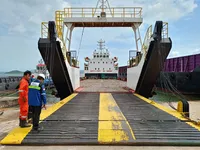 Tàu đổ bộ, chở hàng để bán