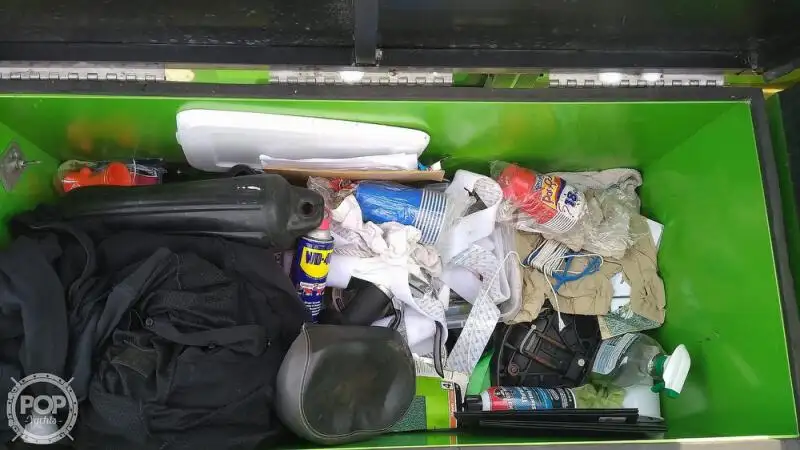 Tàu container để bán