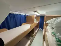 Tàu container để bán